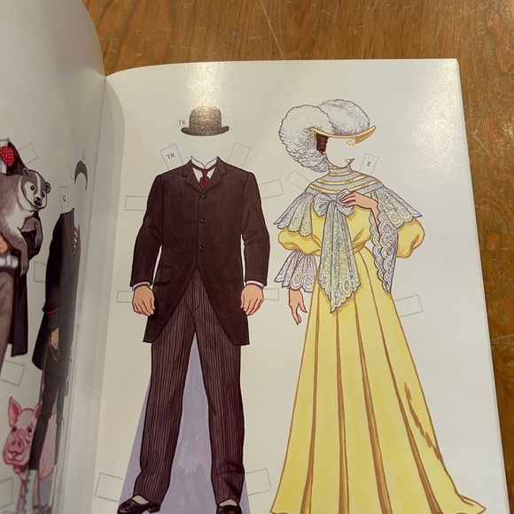New Tom Tierney’s 1990 Theodore Roosevelt and Family paper dolls book. Beautiful - Picture 5 of 10